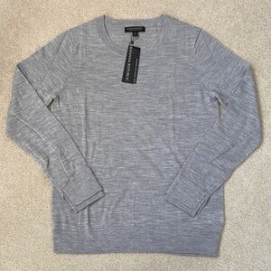 Banana Republic Light Gray 100% merino crewneck sweater. Size medium.  NWT